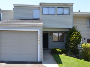 6346 Wainscot St SE, Grand Rapids, MI 49546