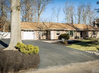 3 David Ct, Edison, NJ 08820