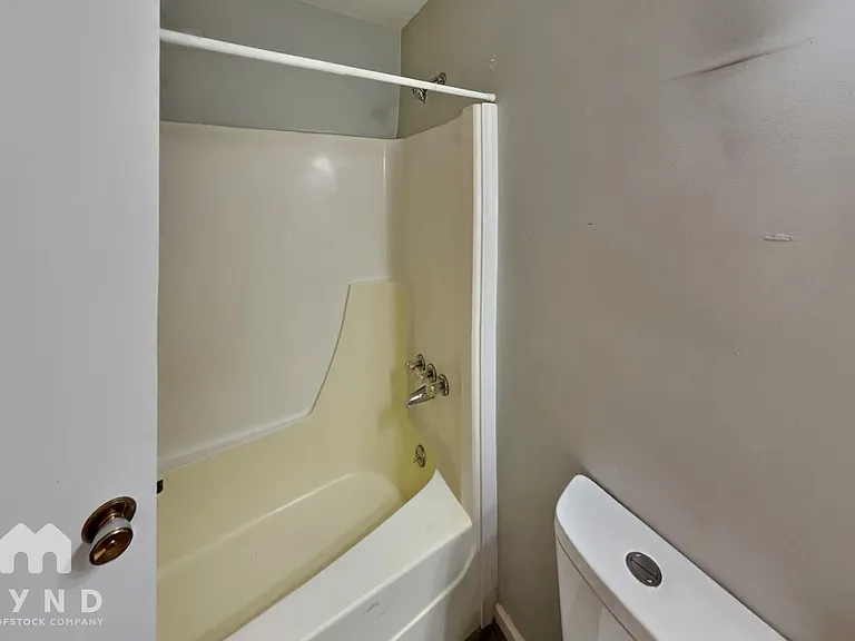 2570 Rolling View Dr SE — Photo 17