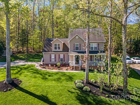3rd image of 111 Lawson Ct