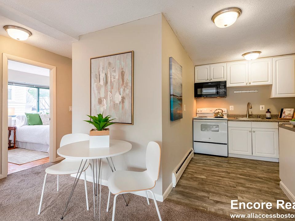 1st image of 376 Harvard St #24