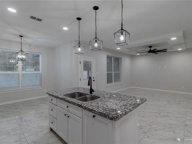 5510 N Crown Point — Photo 6