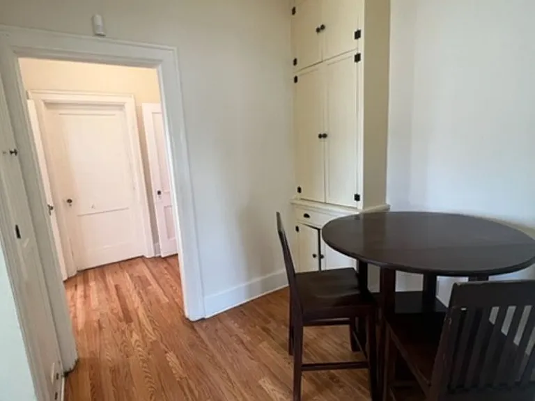 300 S Barker Ave — Photo 4