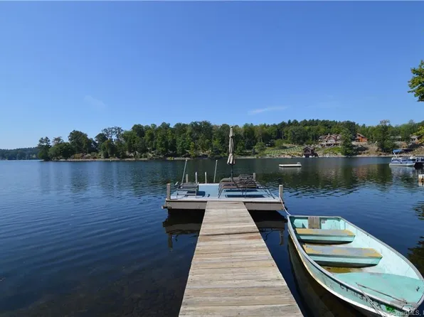 27 Sandy Beach Road, Middlebury, CT 06762