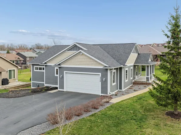 2288 Greenwood Valley Dr, River Falls, WI 54022