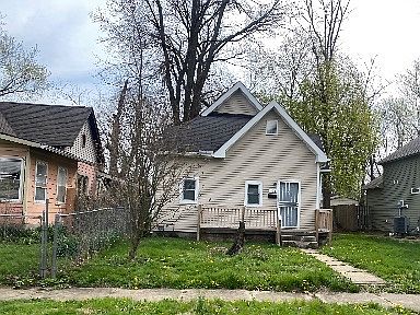2nd image of 757 N Belleview Pl