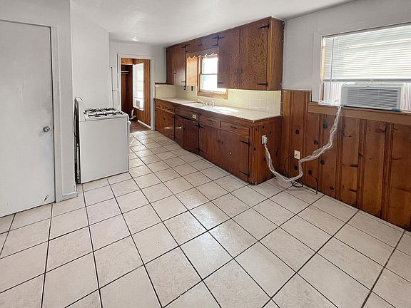 4th image of 1107 E Scharbauer St
