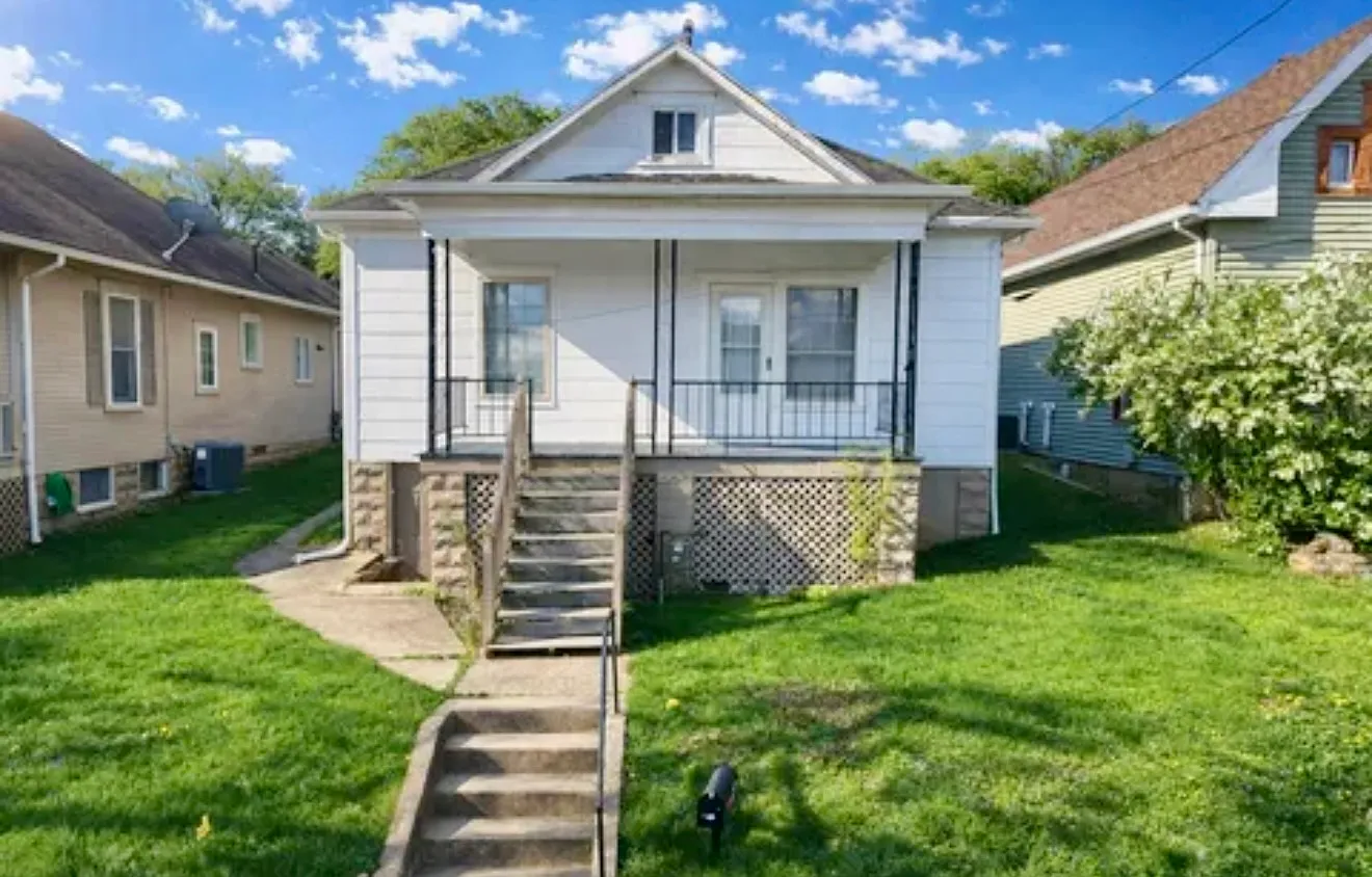 2 bed, 700 sqft, $1,100 — Photo 1