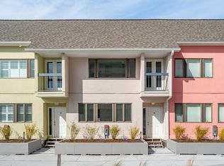 330 Concord St #TOWNHOUSE 16, Charleston, SC 29401