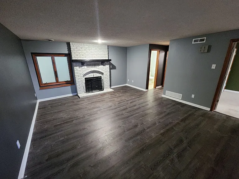 1904 Crescent Dr — Photo 9