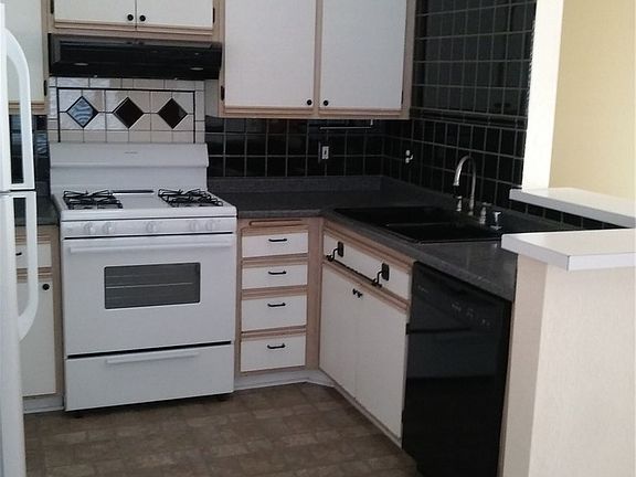 2nd image of 21415 S Vermont Ave Unit 11
