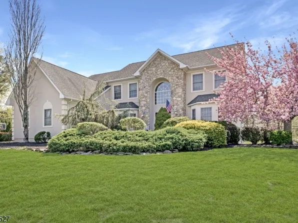 41 Briarwood Drive East, Warren Twp., NJ 07059