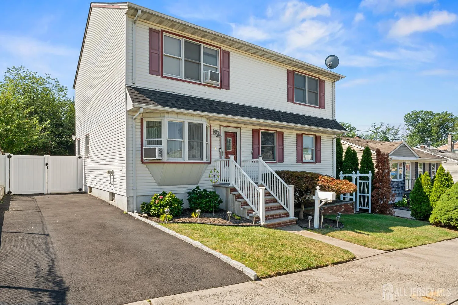 1 Olive St photo 1