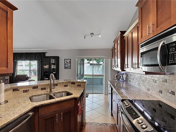 4th image of 750 Crooked Creek Dr