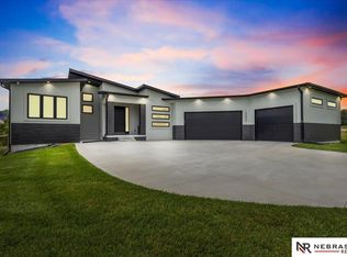 15633 Fox Run Rd, Bennet, NE 68317