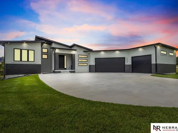 15633 Fox Run Rd, Bennet, NE 68317