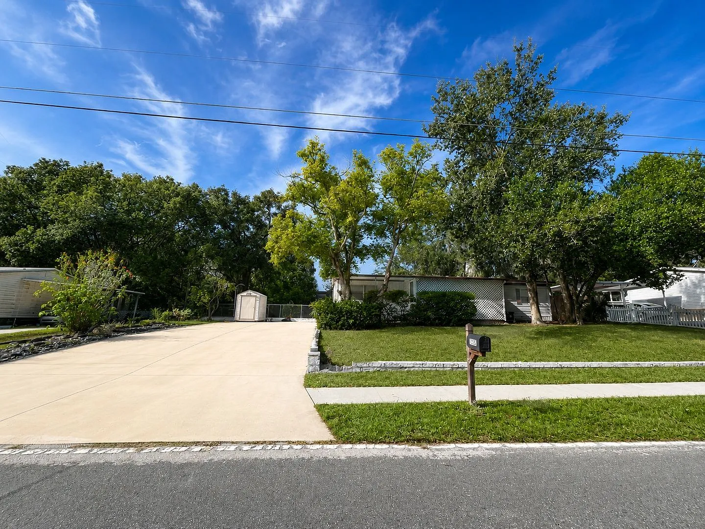 3 bed, 2.0 bath, 1000 sqft, $1,995 — Photo 2