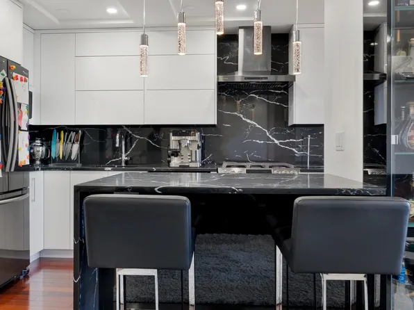 448 Neptune Avenue image 3 of 20