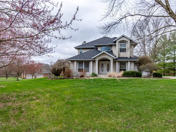 19 Boarman Dr, Shelbyville, IL 62565