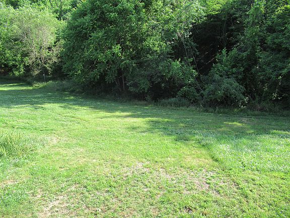 5th image of 221 Willowbrook Ct #1
