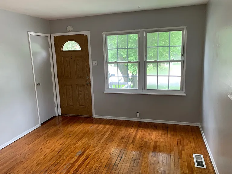 1225 Lakeview Ave — Photo 2