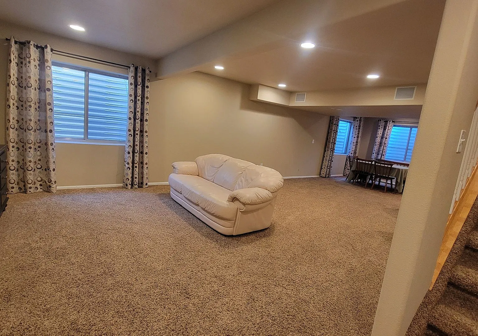Charming 1-Bedroom Basement Apartment in Pine Creek All Utilities Included! — Photo 4
