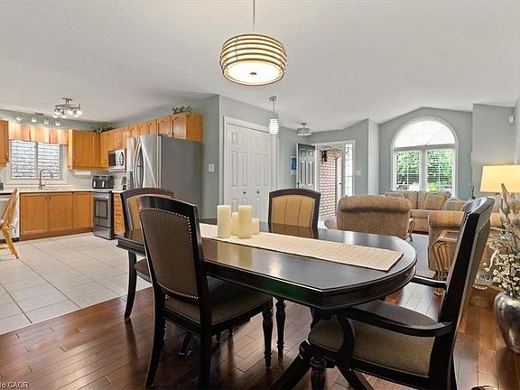 4th image of 40 Bridgette Dr