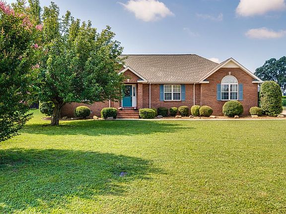 2nd image of 221 Brandi Cir