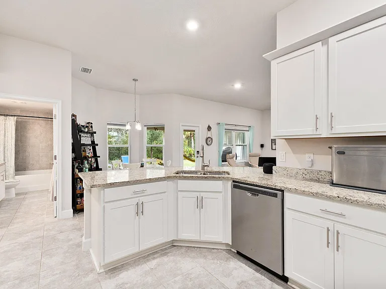 8324 Amalfi Cir — Photo 24