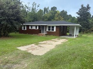 190 Lealer Lyons Drive, Whiteville, NC 28472