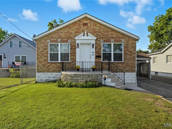 210 W Felton Ave, Saint Louis, MO 63125