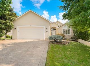 1709 SE Bluejay Dr, Blue Springs, MO 64014