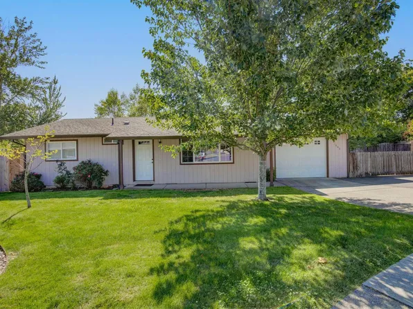 1600 NW Sue Cir, Grants Pass, OR 97526