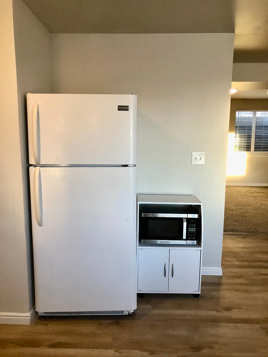 Fridge and micriwave - 2162 S Mountain Vista Ln