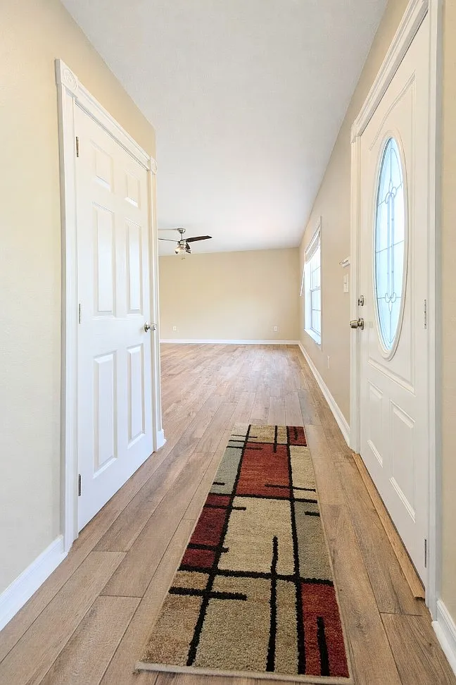 3 bed, 986 sqft, $1,675 — Photo 4