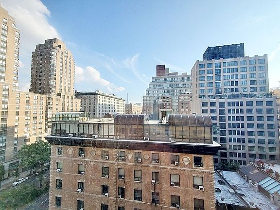 3rd image of 255 W 88th St APT 9B