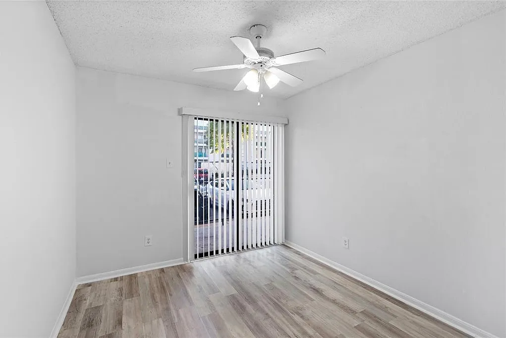 2 bed, 1.0 bath, 1000 sqft, $1,100 — Photo 4