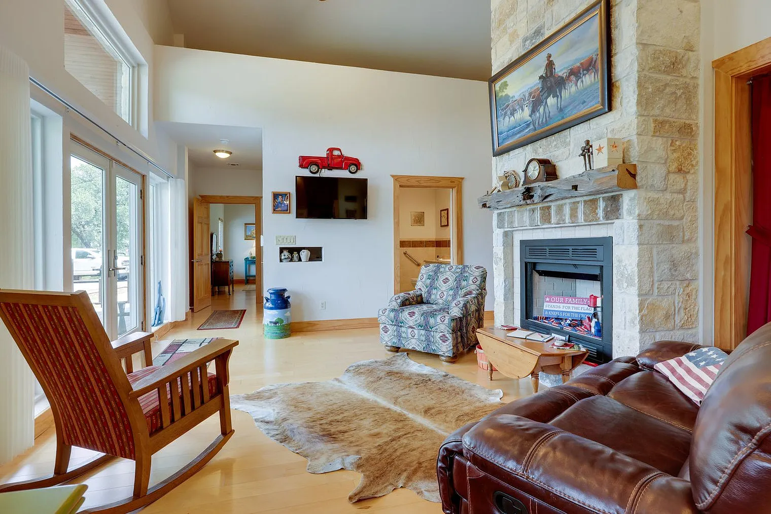 2 bed, 2.0 bath, 1367 sqft, $4,948 — Photo 1