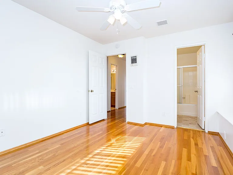 4163 Cleveland Ave — Photo 11