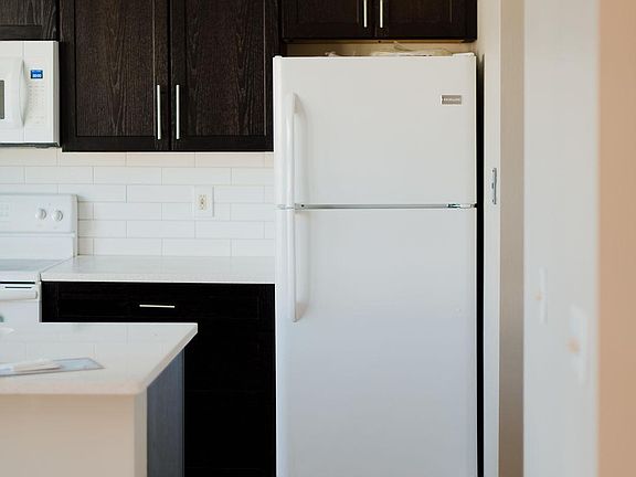 3rd image of 82 Olentangy Pt
