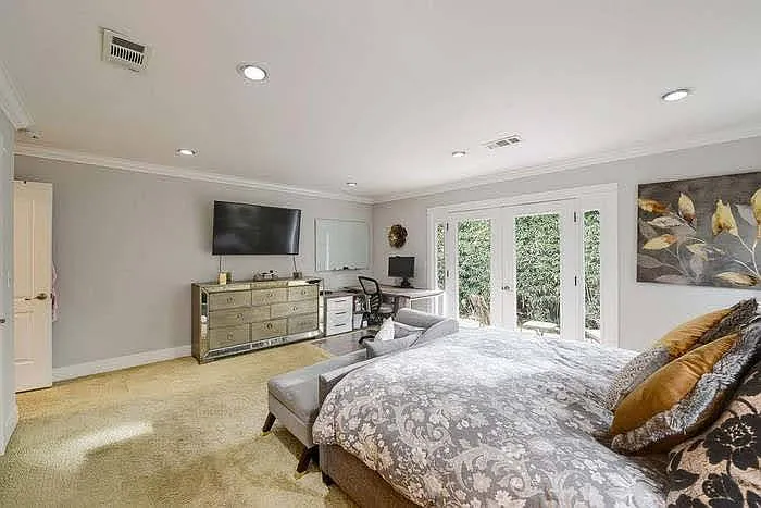 764 Almarida Dr — Photo 9