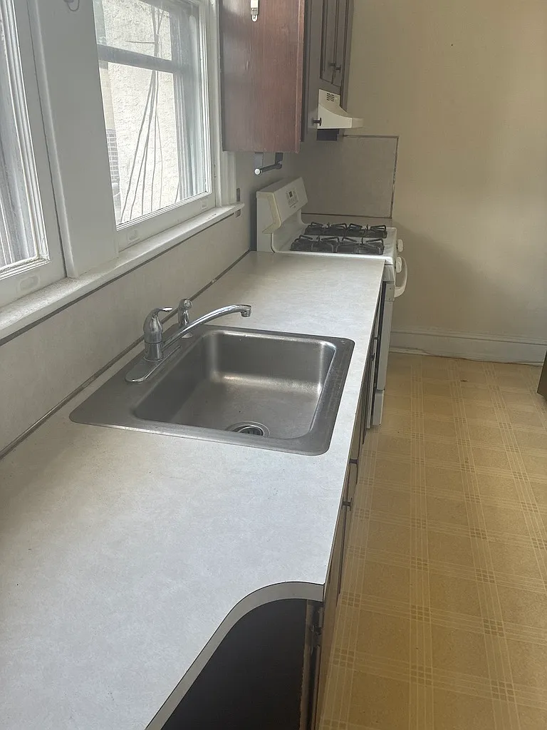 2 bed, 1000 sqft, $1,850 — Photo 2