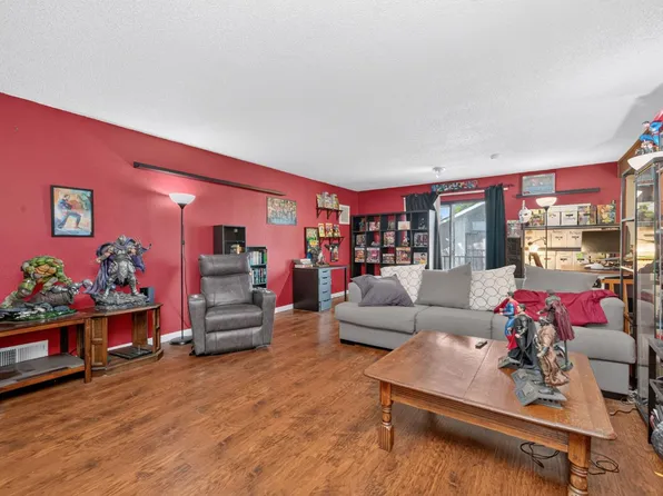 5408 Engle Rd, Carmichael, CA 95608