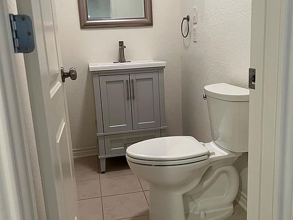 4th image of 603 Town Creek Ct