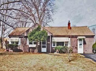 16 Farrant Rd, Natick, MA 01760