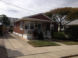 118 E Hollywood Ave, Wildwood Crest, NJ 08260