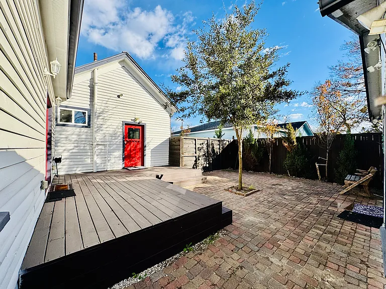 3913 Moore St — Photo 44