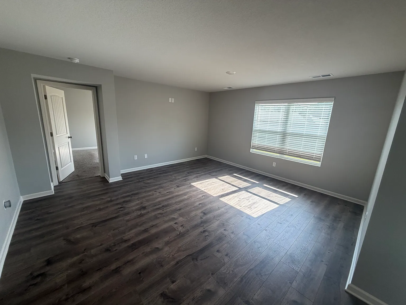 3 bed, 1650 sqft, $1,950 — Photo 3