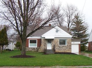 1303 Richmond Rd, Lyndhurst, OH 44124