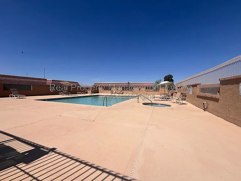 408 W Blackhawk Dr #1 — Photo 28